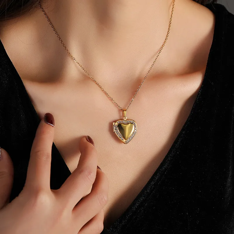 Relicario Zirconias Corazón
