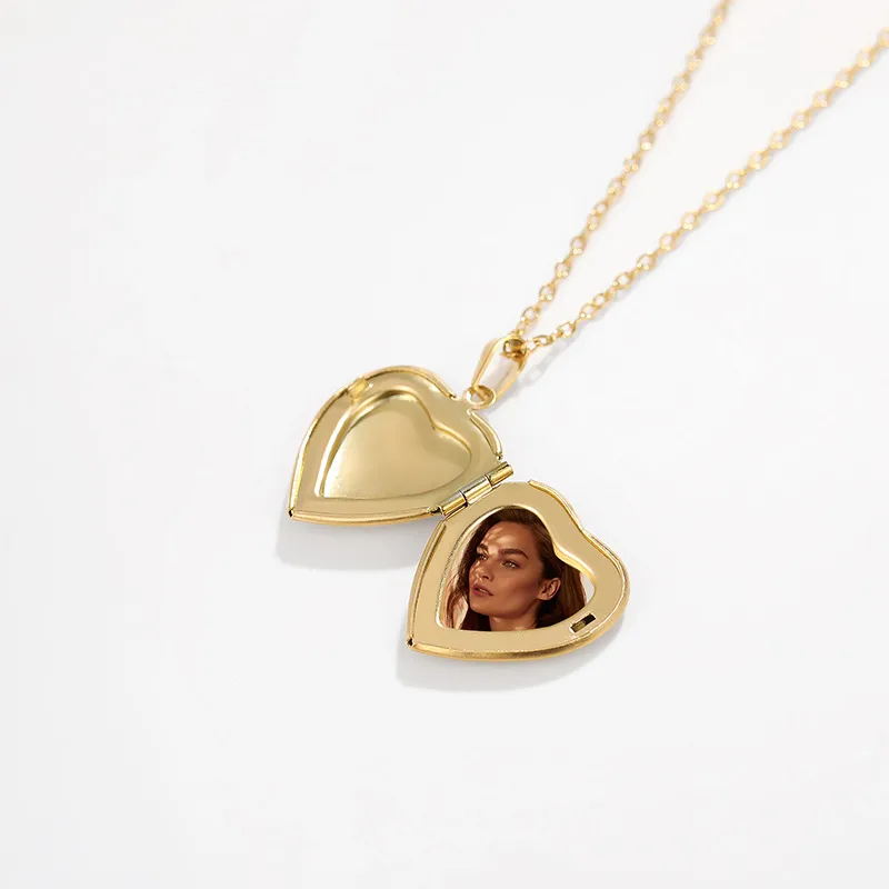 Relicario Zirconias Corazón
